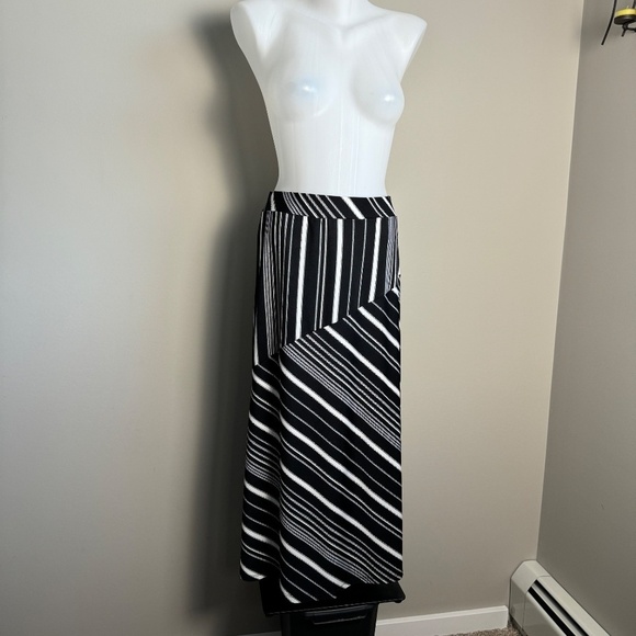 VAMP Women's Black/White Vintage Pull On A-Line Maxi Skirt Size Small Geometric - Picture 2 of 13